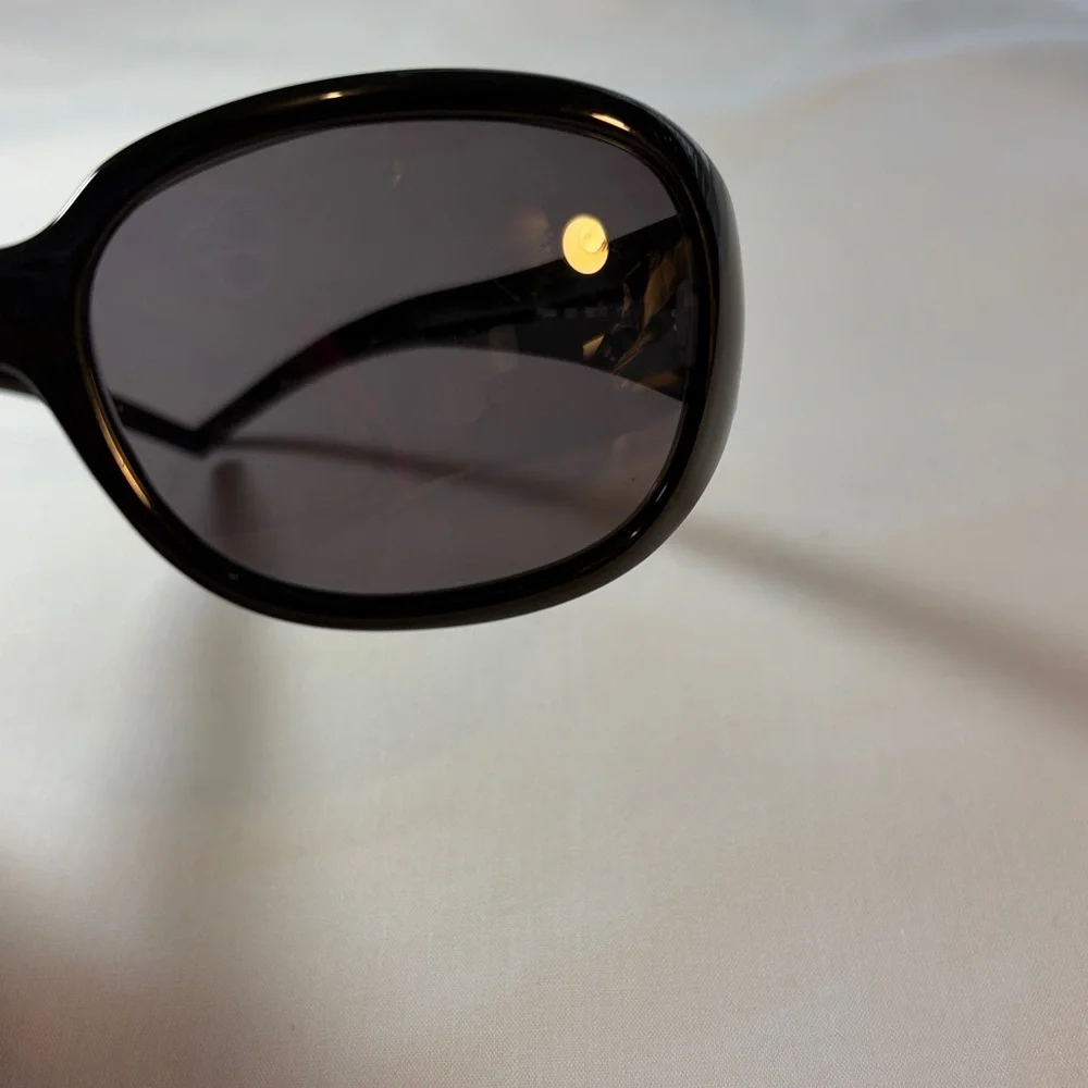 Authentic Fendi Sunglasses/Fendi Case!! - Picture 6 of 9